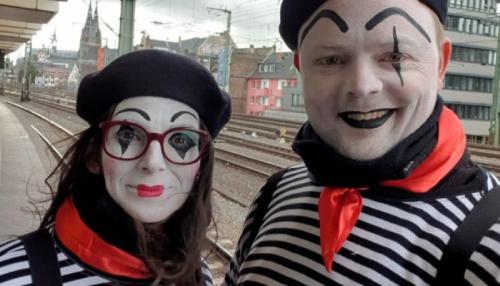 Wenn an den närrischen Tagen der Alkohol fließt, fahren alle Jecken gerne Bahn. Foto: Katharina Thuir